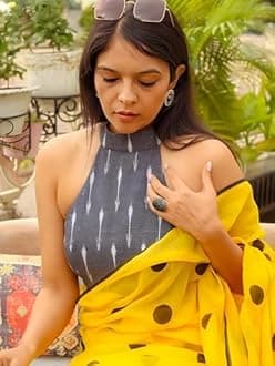 StyleScope Women's Polka Dot Printed Linen Cotton Saree With Unstitched Blouse Piece (Laddu_Free Size)